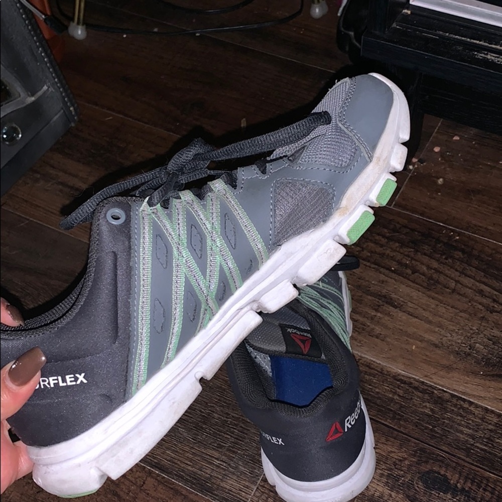 Reebok shoes - Picture 3 of 4
